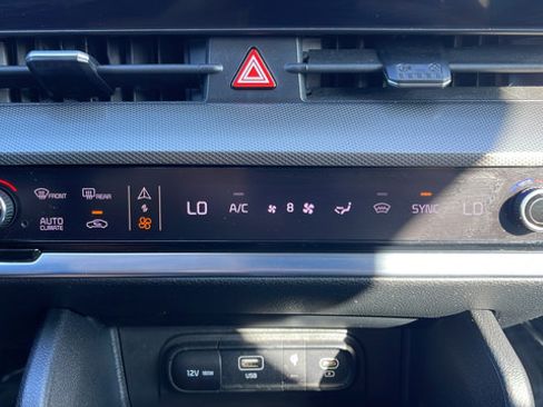 Certified 2023 Kia Sportage SX AWD/4WD image 18