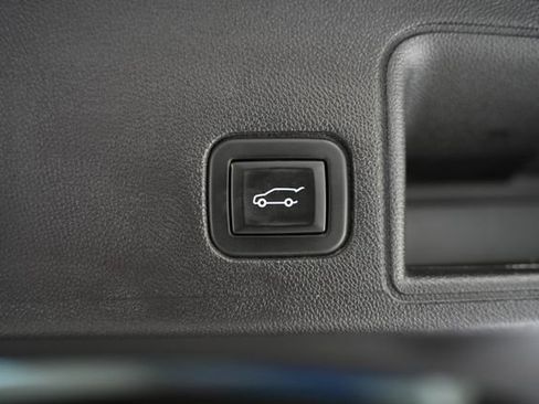 Used 2023 GMC Terrain SLE w/ Driver Convenience Package AWD/4WD image 10