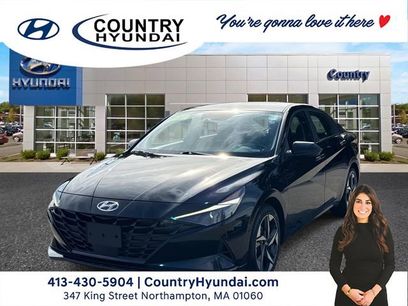 Used 2023 Hyundai Elantra SEL w/ Convenience Package
