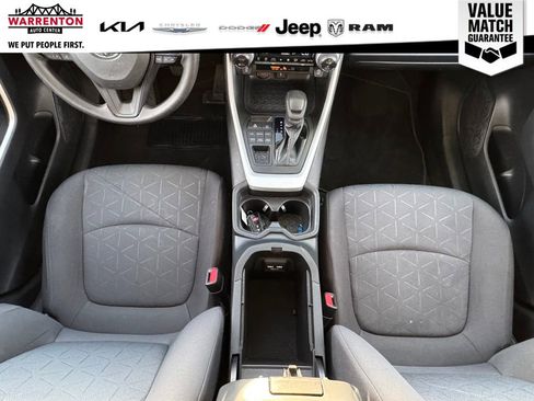 Used 2021 Toyota RAV4 XLE image 29