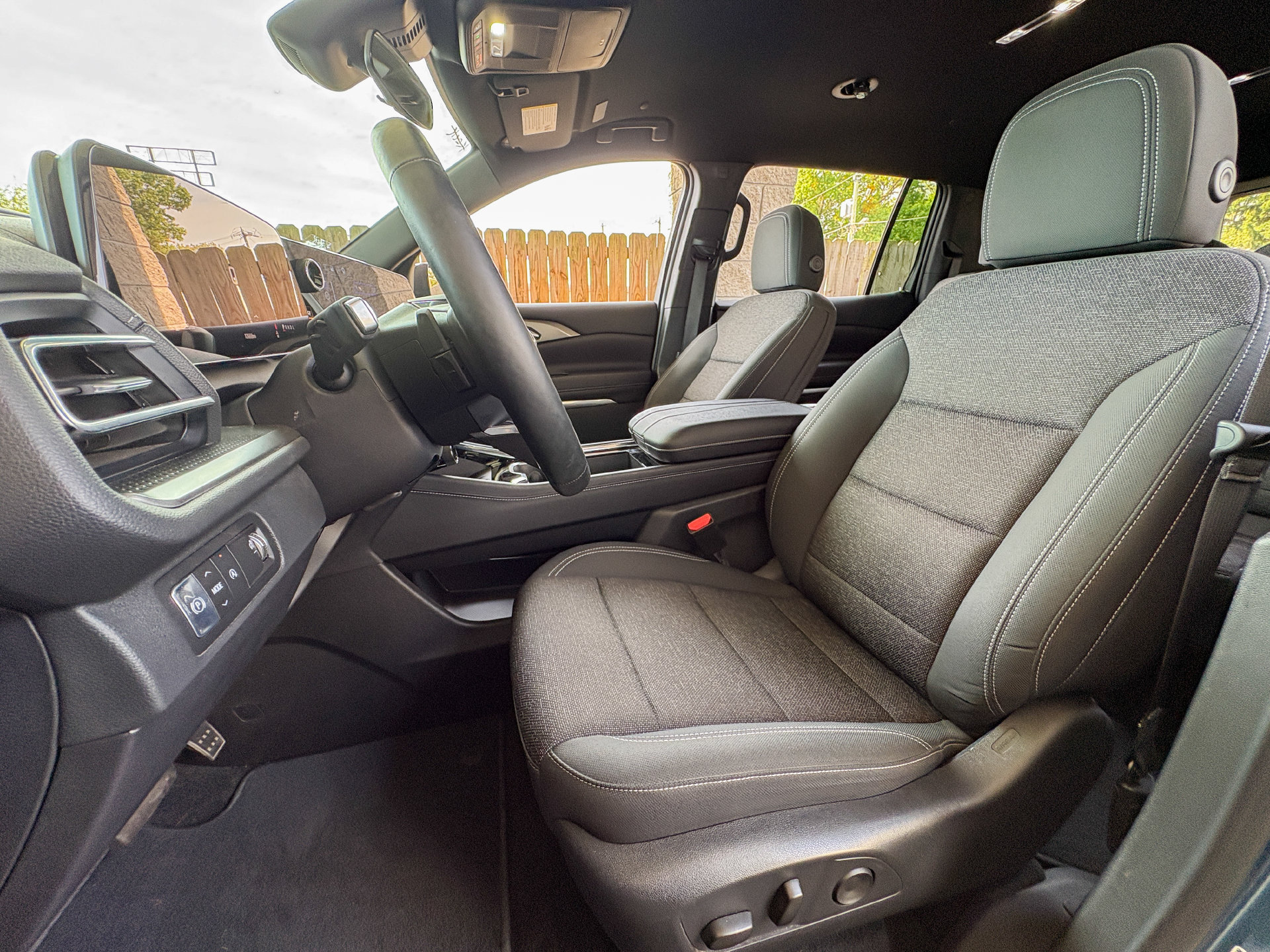 Used 2026 Chevrolet Traverse LT FWD image 17