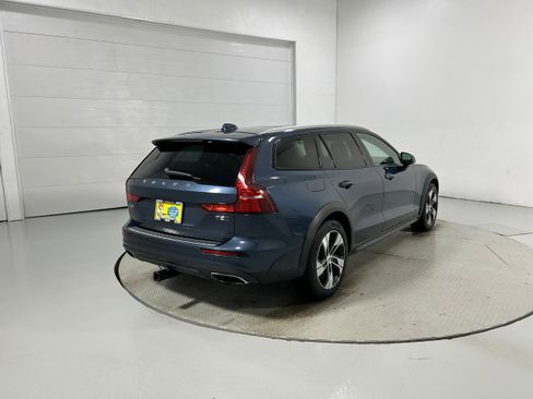 Used 2020 Volvo V60 T5 Cross Country w/ Protection Package Premier AWD/4WD image 36