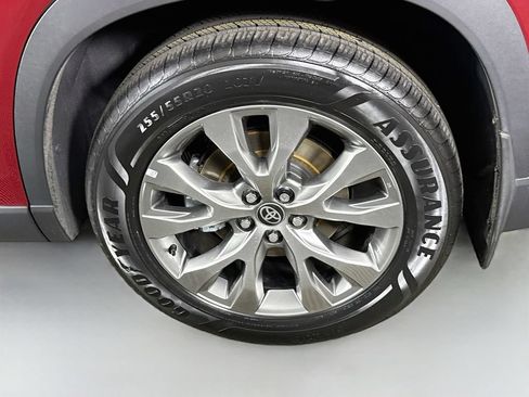 Certified 2024 Toyota Grand Highlander AWD image 36