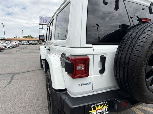 Used 2024 Jeep Wrangler Unlimited Sahara w/ Technology Group AWD/4WD image 13