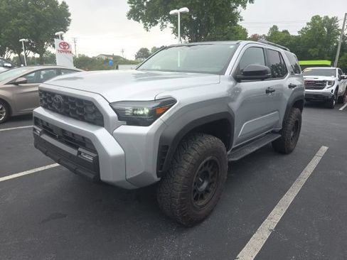 Used 2025 Toyota 4Runner TRD Off-Road Premium AWD/4WD image 4
