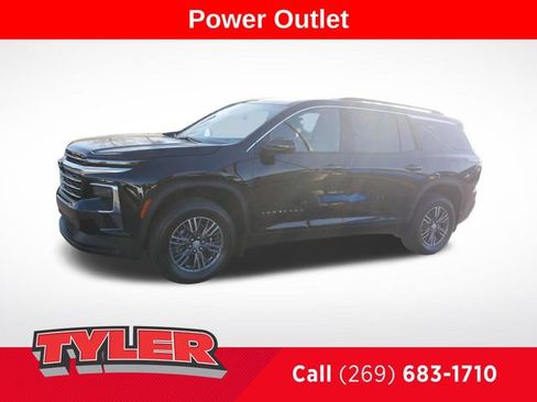 Used 2026 Chevrolet Traverse LT w/ Driver Confidence Package AWD/4WD image 3
