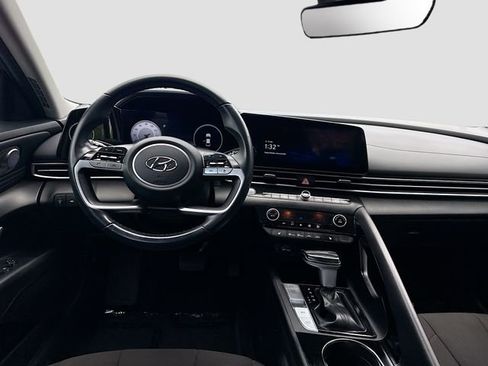 Used 2023 Hyundai Elantra SEL w/ Convenience Package image 21