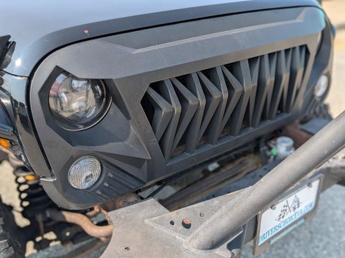 Used 2016 Jeep Wrangler Unlimited Sport w/ Quick Order Package 24S AWD/4WD image 11