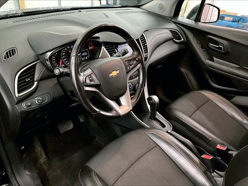 Used 2022 Chevrolet Trax LT w/ Driver Confidence Package AWD/4WD image 12