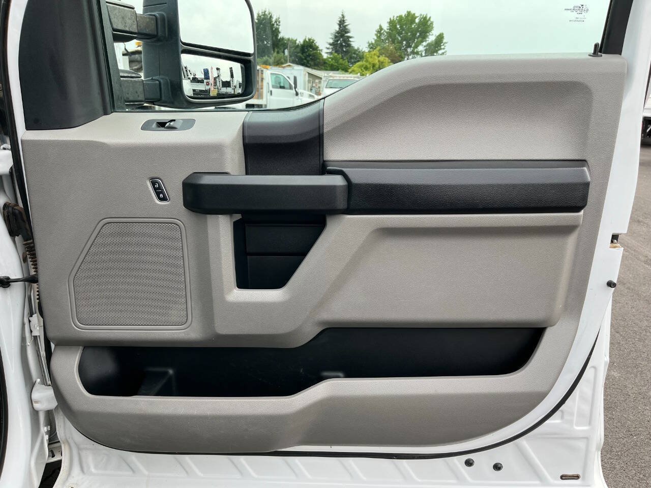 Used 2017 Ford F350 XL w/ Power Equipment Group AWD/4WD image 22