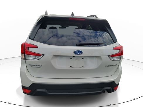 Used 2024 Subaru Forester Premium image 8