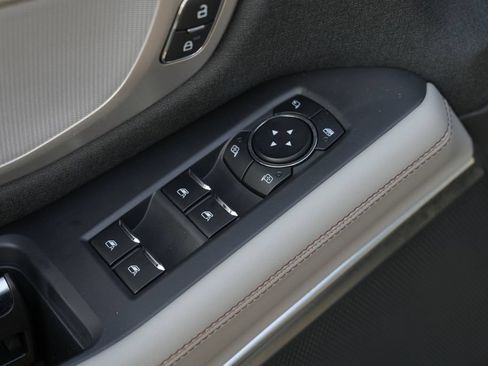 Used 2025 Ford Expedition Active RWD image 23