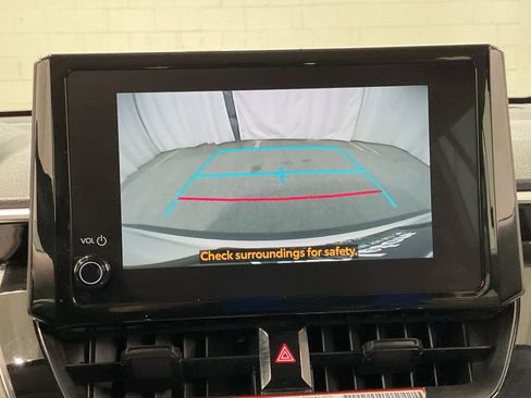 Used 2025 Toyota Corolla Cross L image 16