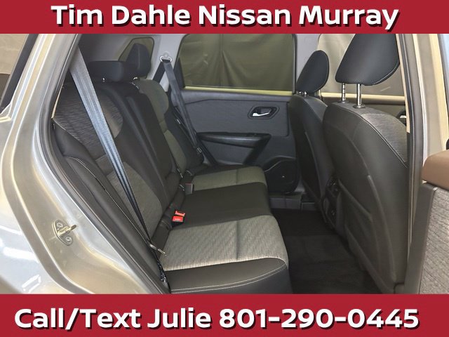 Used 2023 Nissan Rogue SV AWD/4WD image 18