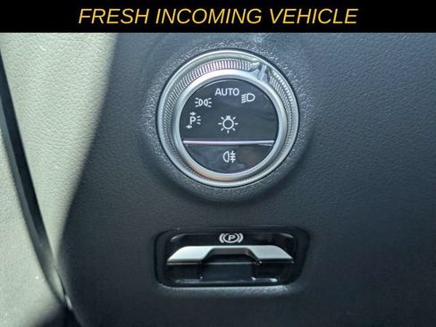Used 2025 Mercedes-Benz C 300 4MATIC Sedan image 22