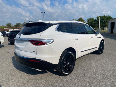 Used 2024 Buick Enclave Essence w/ Sport Touring Edition FWD image 5