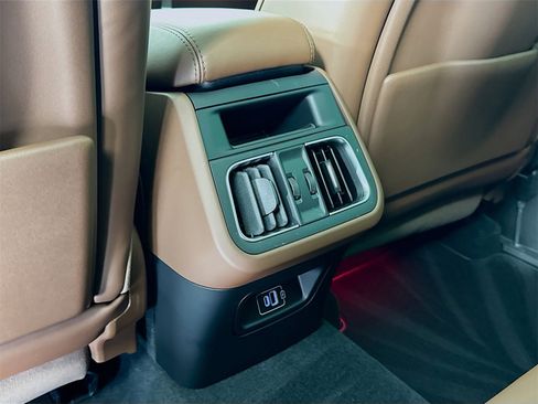 New 2025 Maserati Grecale GT image 27