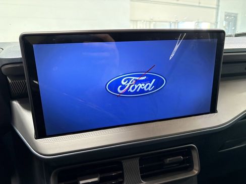 New 2025 Ford Maverick XLT w/ XLT Luxury Package image 14