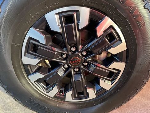 Certified 2024 Nissan Frontier PRO-4X w/ Pro Convenience Package image 8