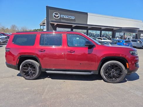 Used 2024 Jeep Wagoneer Series II image 6