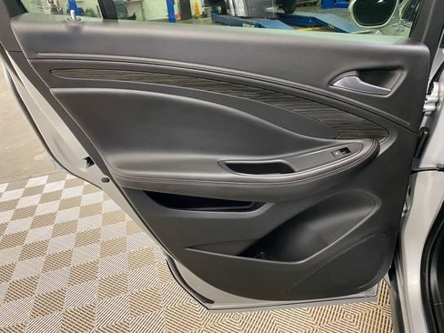 Used 2018 Buick Envision Essence image 19