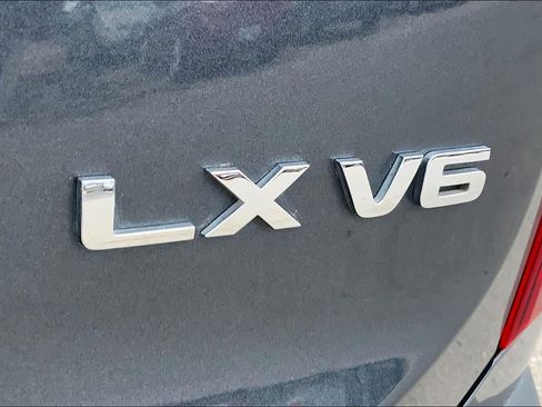 Used 2020 Kia Telluride LX image 10