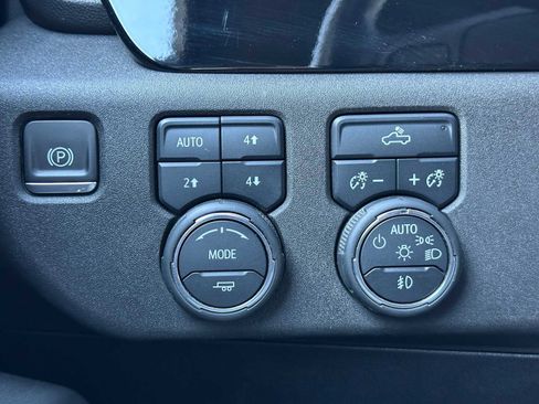 Used 2024 Chevrolet Silverado 1500 RST w/ Z71 Off-Road Package image 37