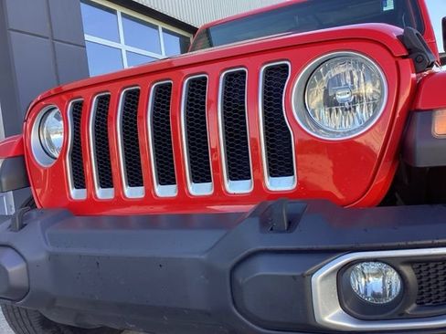 Used 2020 Jeep Wrangler Unlimited Sahara AWD/4WD image 5