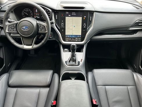 Used 2025 Subaru Outback Limited image 12