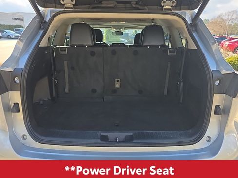 Used 2022 Toyota Highlander XLE image 14