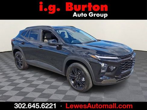 New 2026 Chevrolet Trax ACTIV w/ Driver Confidence Package FWD image 1