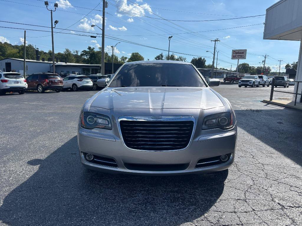 Used 2013 Chrysler 300 S RWD image 3