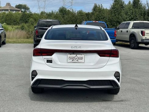 Used 2024 Kia Forte LXS w/ LXS Technology Package FWD image 6