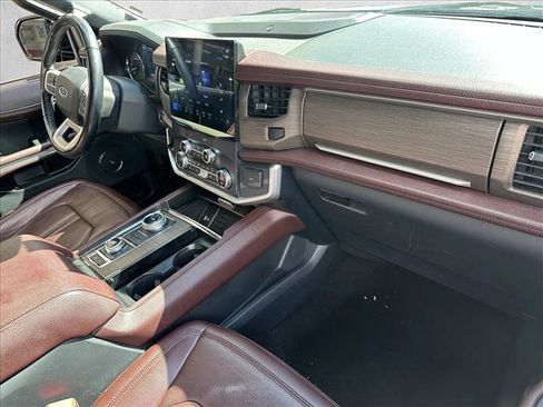 Used 2022 Ford Expedition Limited image 26
