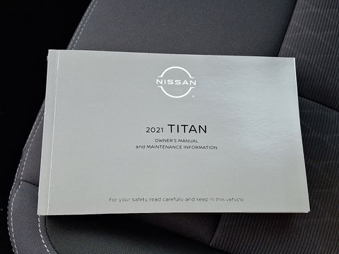 Used 2021 Nissan Titan SV w/ SV Convenience Package image 25