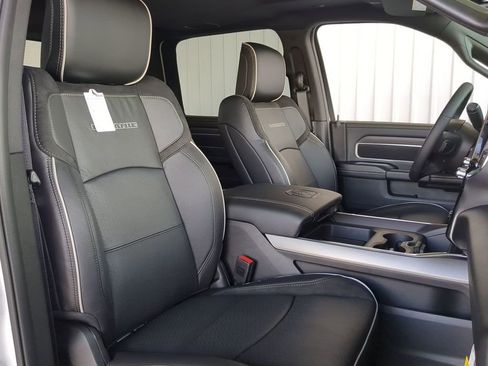 New 2026 RAM 2500 Laramie AWD/4WD image 8