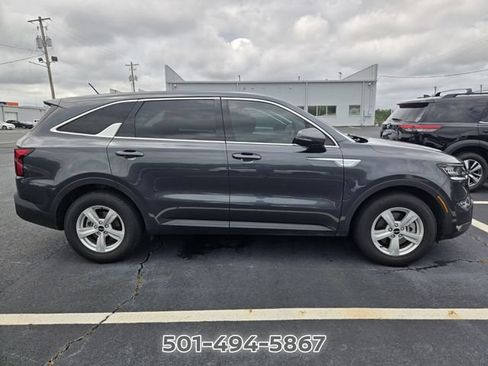 Used 2023 Kia Sorento LX FWD image 5