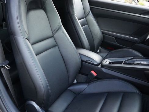 Used 2022 Porsche 911 Carrera image 11