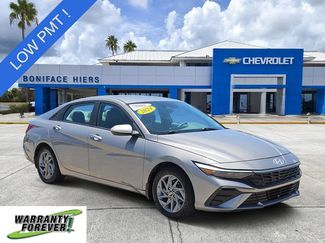 Used 2024 Hyundai Elantra SEL FWD video 1