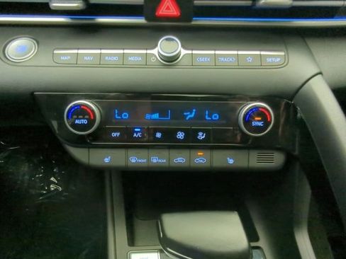 Used 2025 Hyundai Elantra SEL FWD image 29