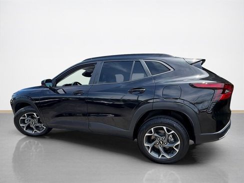 Used 2024 Chevrolet Trax LT FWD image 7