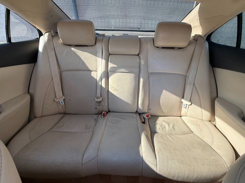 Used 2012 Lexus ES 350 4dr Sdn image 18