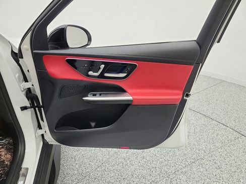 Used 2024 Mercedes-Benz GLC 43 AMG 4MATIC image 27