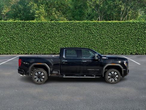 Used 2024 GMC Sierra 2500 Denali w/ Denali Reserve Package image 2