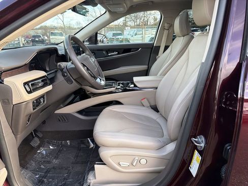 Certified 2023 Lincoln Nautilus Reserve w/ Equipment Group 201A image 11