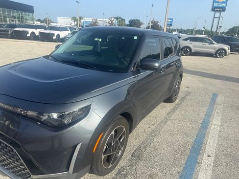 Certified 2023 Kia Soul EX FWD image 3