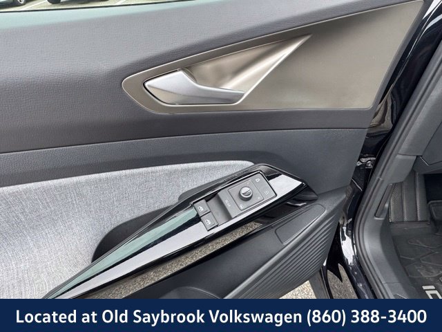 Certified 2023 Volkswagen ID.4 Pro AWD/4WD image 31