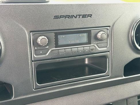Used 2025 Mercedes-Benz Sprinter 2500 image 18