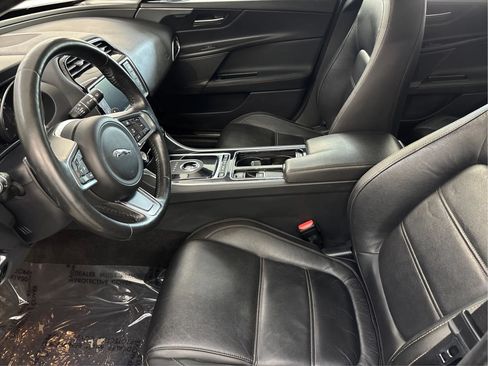 Used 2018 Jaguar XE Prestige AWD/4WD image 13