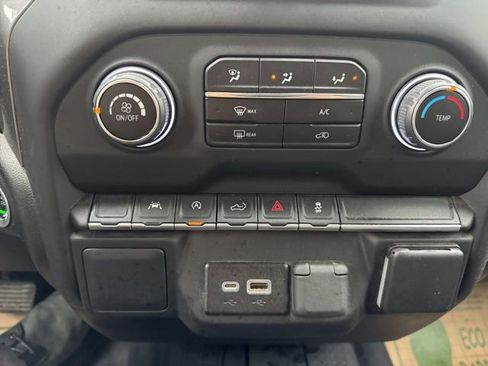 Used 2022 Chevrolet Silverado 1500 Custom image 26